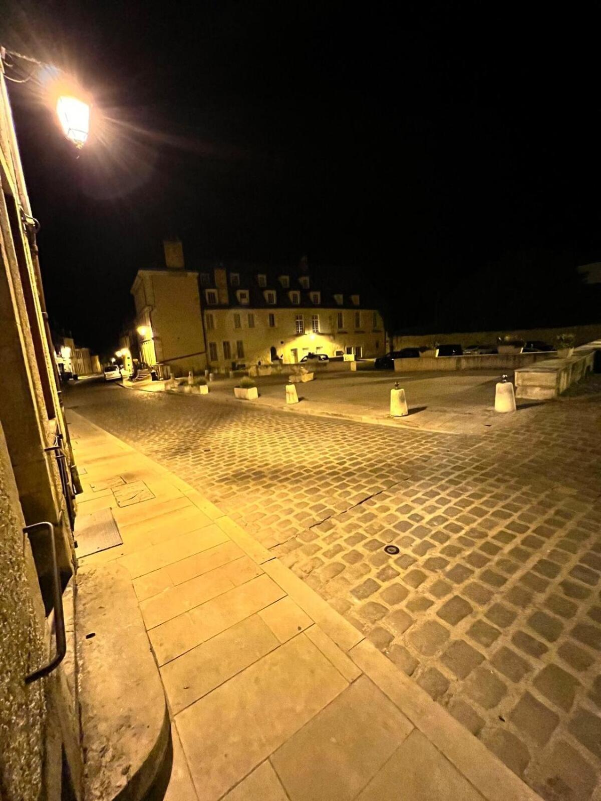 Вилла "La Grenouille" Centre Historique - Les Terres Du Roy Аваллон Экстерьер фото